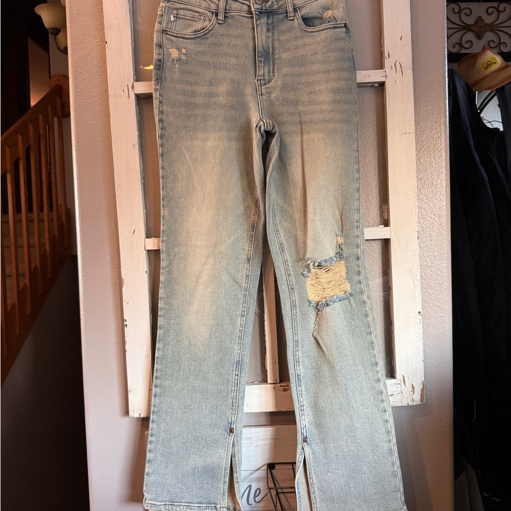 Judy Blue Lt. Blue Distressed Straight Leg Jeans with fun split hem-NWOT!